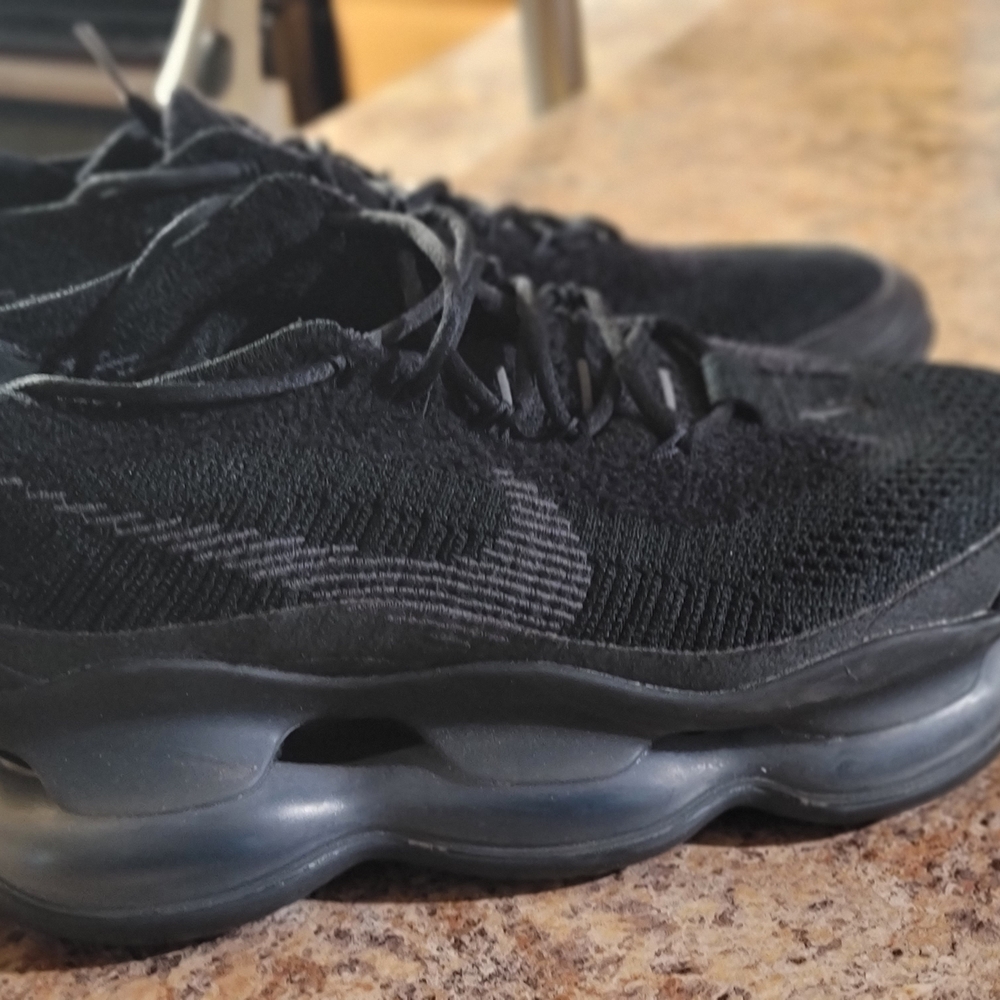 Nike Women' Black Knit Athletic Sneakers
